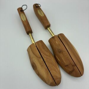 Von Maur Cedar Shoe Trees Size XL Adjustable Split Toe Pair Wood